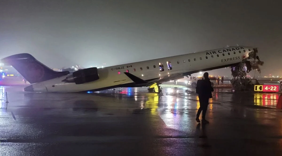 Air Canada Jazz CRJ-900 and Fire Truck Collide on LaGuardia Runway Following Air Traffic Control Error