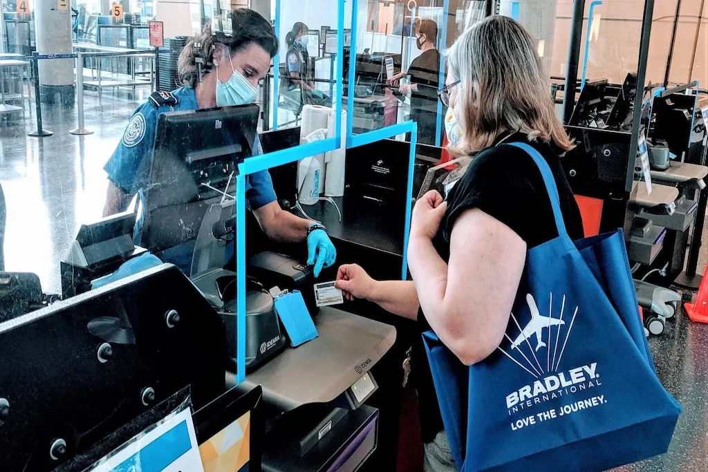 Airline Industry Navigates Dual Headwinds of Surging Jet Fuel Prices and U.S. Government Shutdown Disruptions