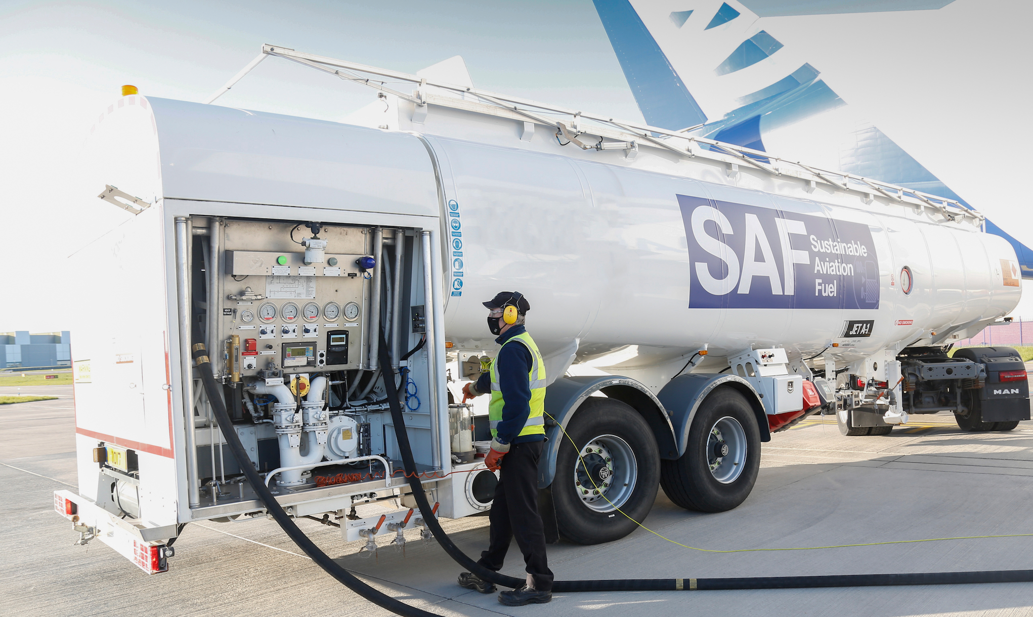 The Price Gap Between Sustainable Aviation Fuel and Conventional Jet Fuel Narrows Amidst Geopolitical Oil Market Shocks