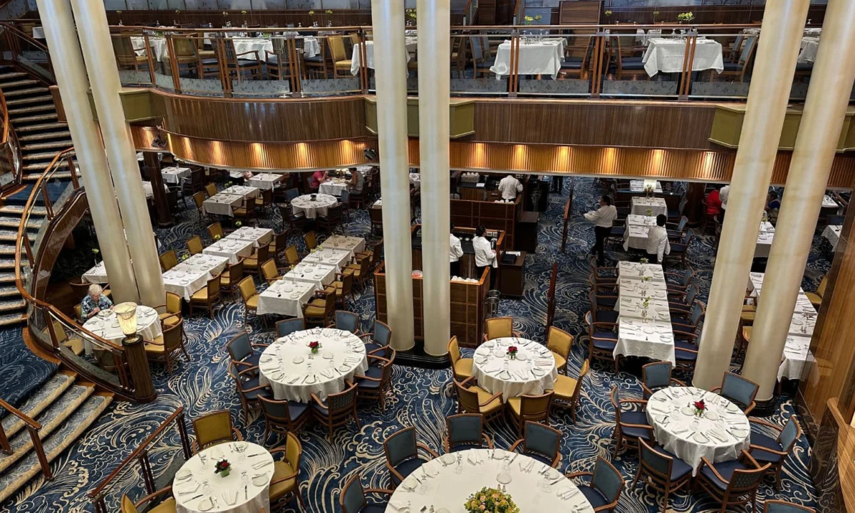 The Queen Mary 2: A Lasting Icon Commands Sydney Harbour on its Global Voyage