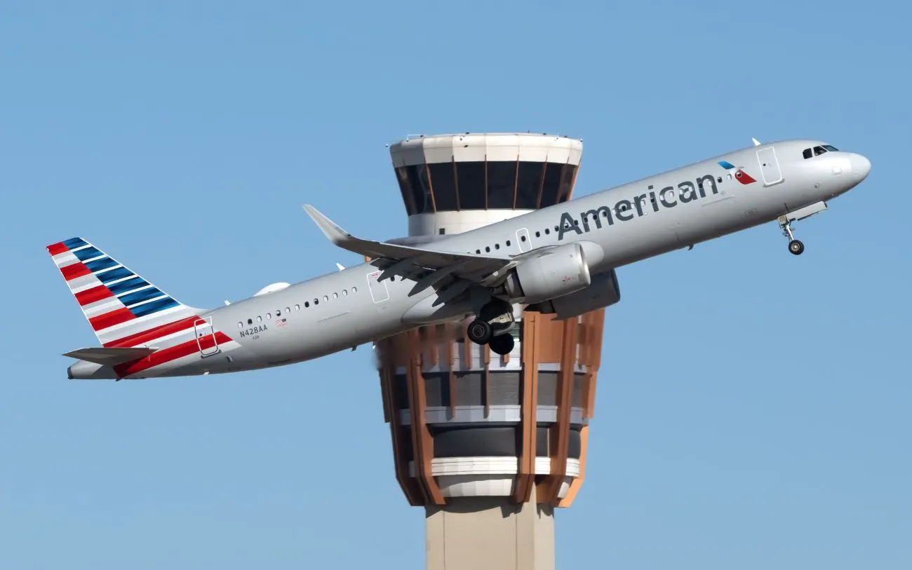 American Airlines Rejects United Merger Pitch, Sparking Industry Tremors and Renewed Antitrust Scrutiny