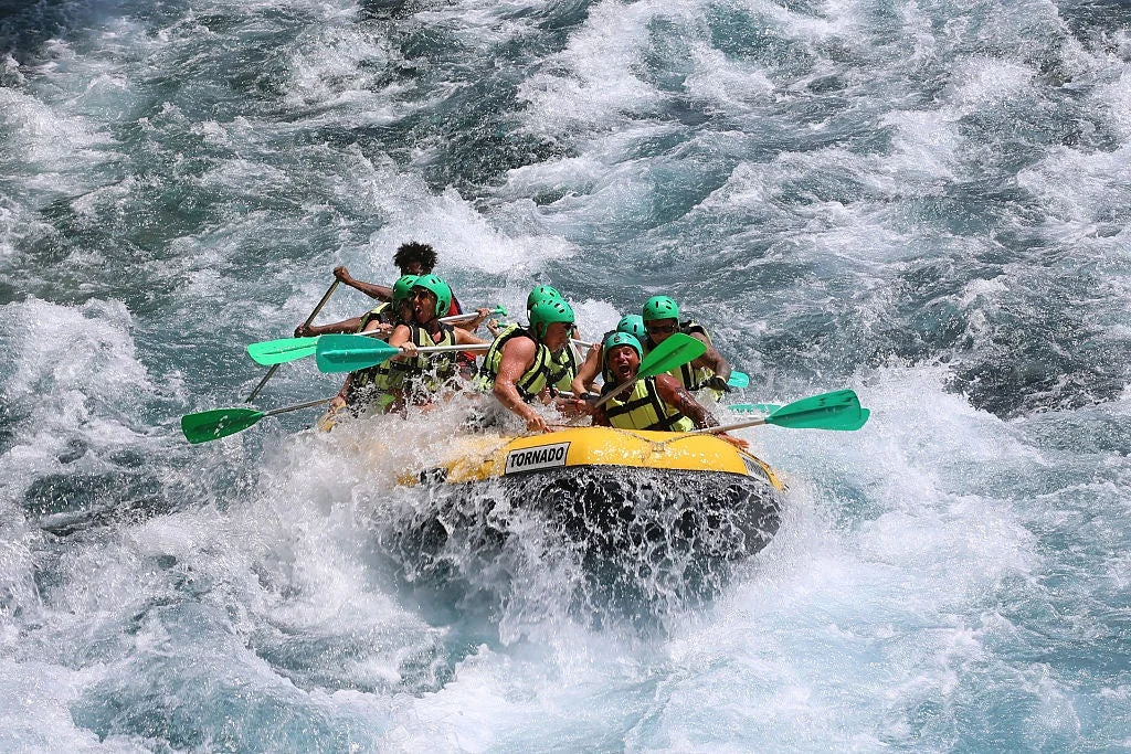 The Ethics of Professional Backcountry Guiding and the Rights of Clients to Intervene in Perceived Safety Hazards