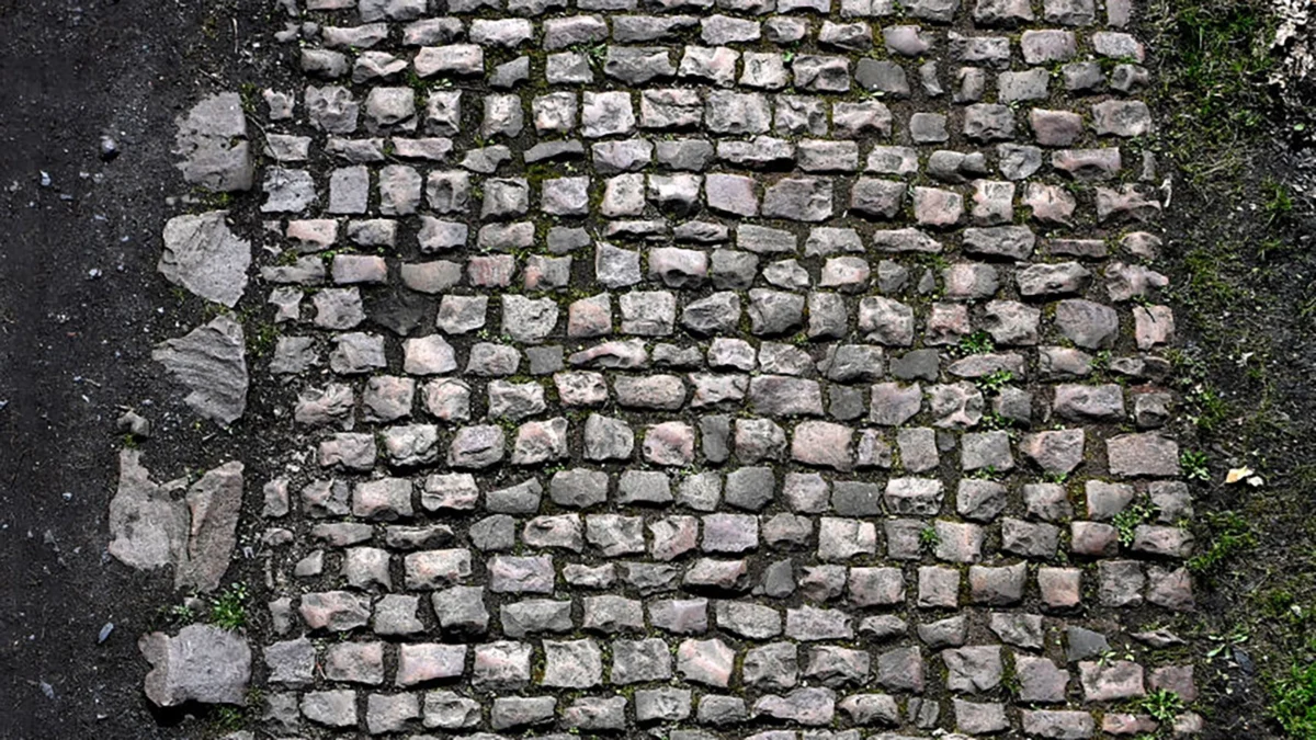 The Theft of the Sacred Stones: Souvenir Hunters Threaten the Integrity and Safety of Paris-Roubaix