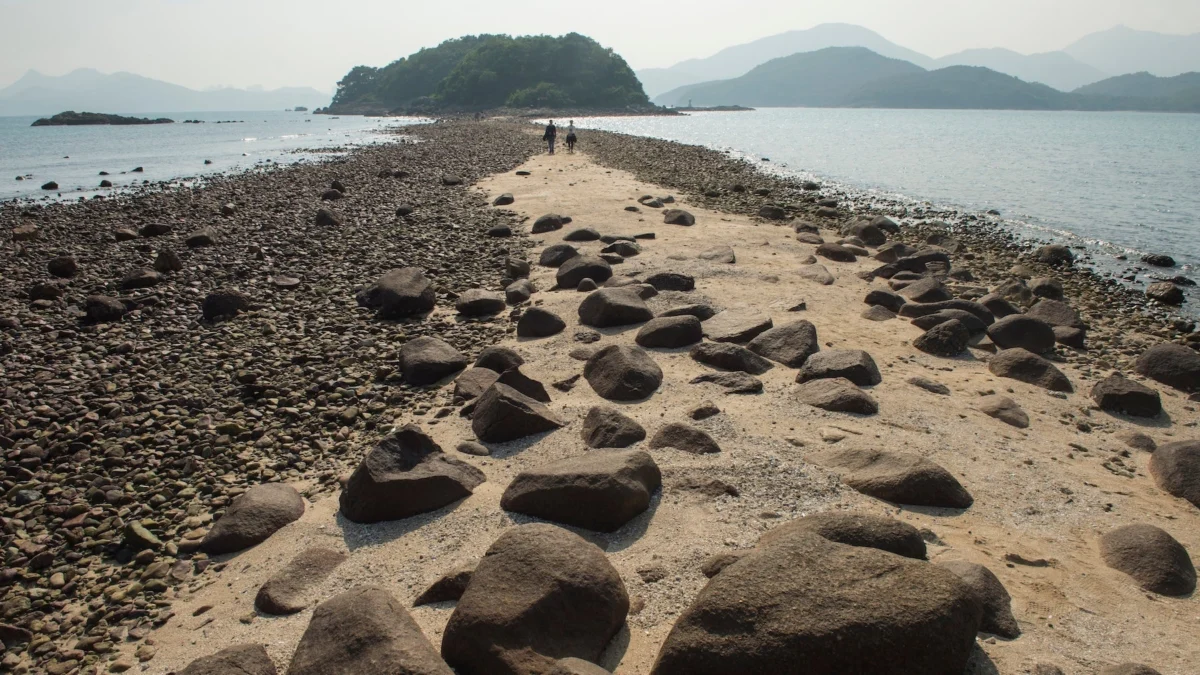 Exploring the Intersection of Earth Science and Human Heritage through UNESCO Global Geoparks