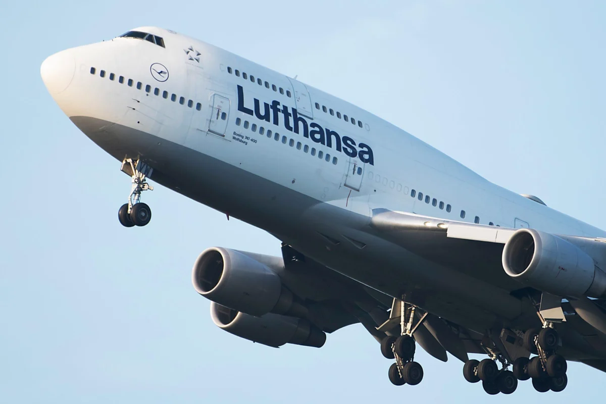Lufthansa Group Reassures Passengers on Summer Flight Stability Amid Strategic Shifts in Global Jet Fuel Procurement