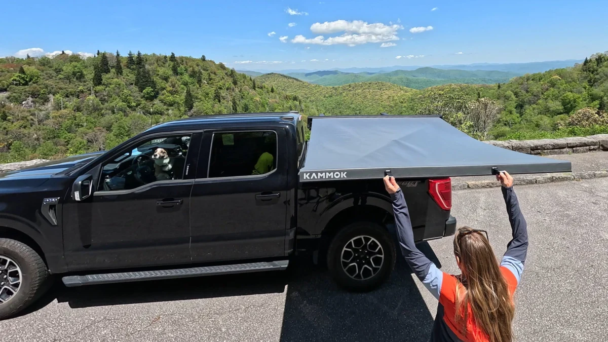 The Kammok Crosswing Redefines Vehicle Shade Solutions with a Five-Second Retractable Design and Pole-Free Engineering.