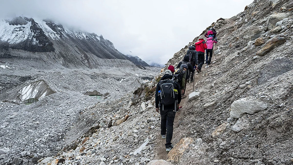 Tragedy on the Khumbu: First Fatality of the 2026 Mount Everest Season Claims Veteran Guide Lakpa Dende Sherpa