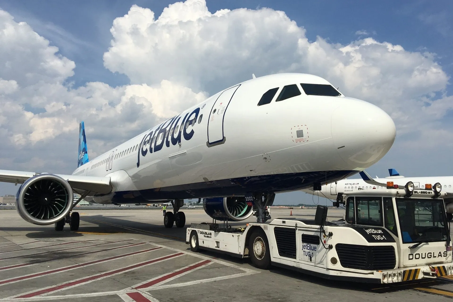 JetBlue Shifts Strategic Focus to Fort Lauderdale, Prioritizing Sunbelt Expansion Over Northeast Hubs Following Spirit’s Collapse