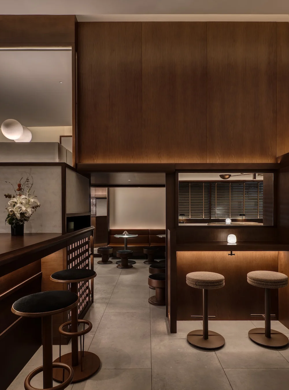 MIUS: A Soho Cocktail Sanctuary Redefines Hong Kong’s Nightlife with Midcentury Modern Serenity