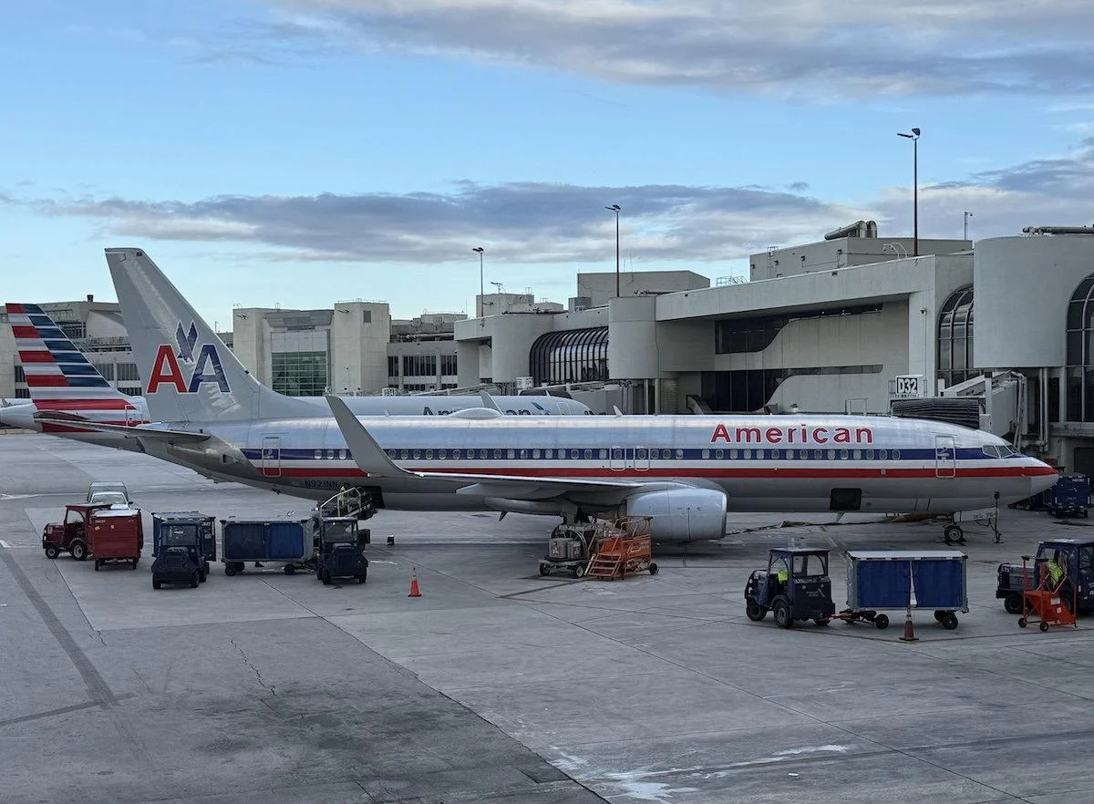 Why United Airlines CEO Scott Kirby Continues to Fly on Rival American Airlines