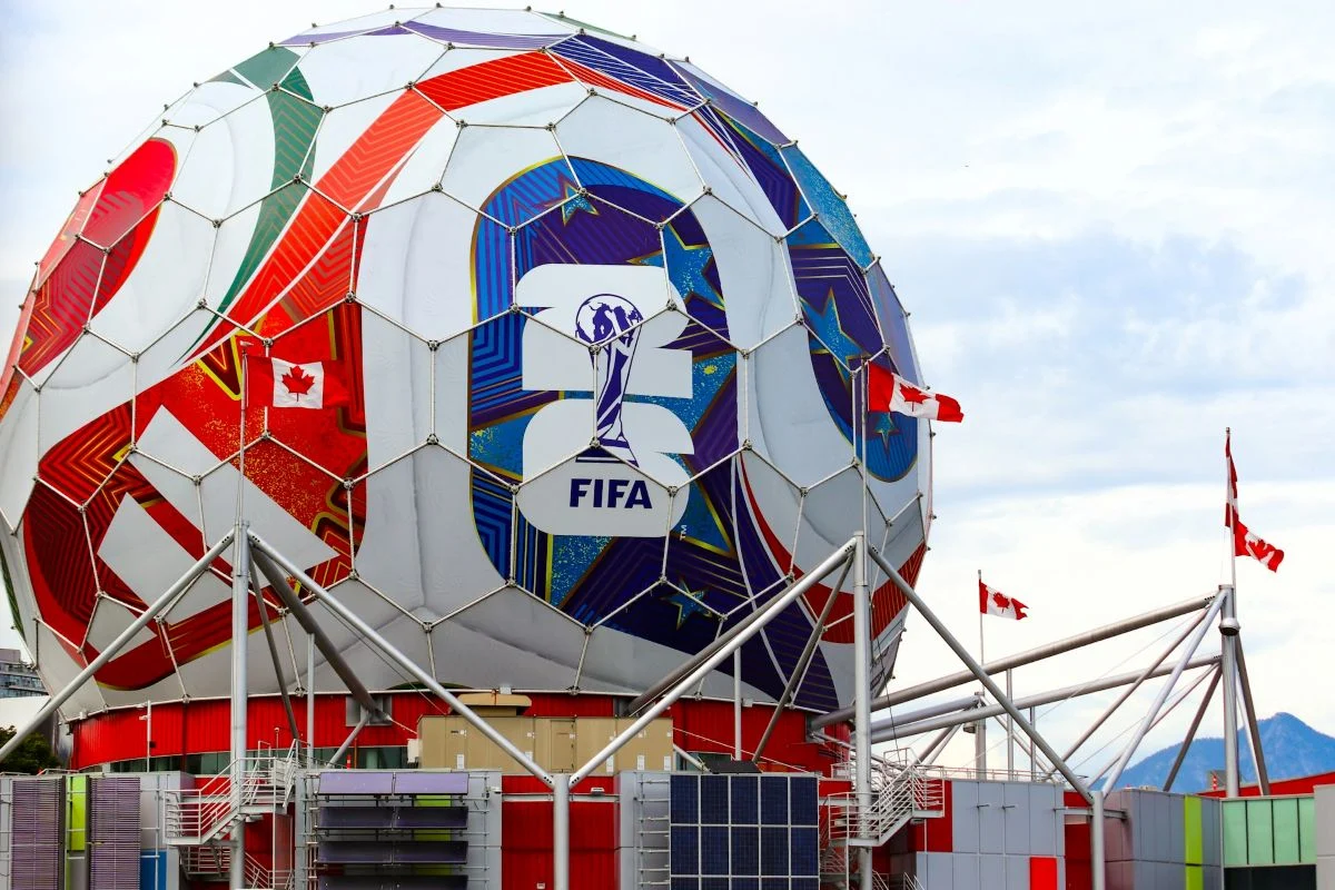 A Social Media Showdown: Norwegian Air’s World Cup Wager Challenges British Airways’ Conservative Image and Sparks Debate on Modern Brand Engagement.