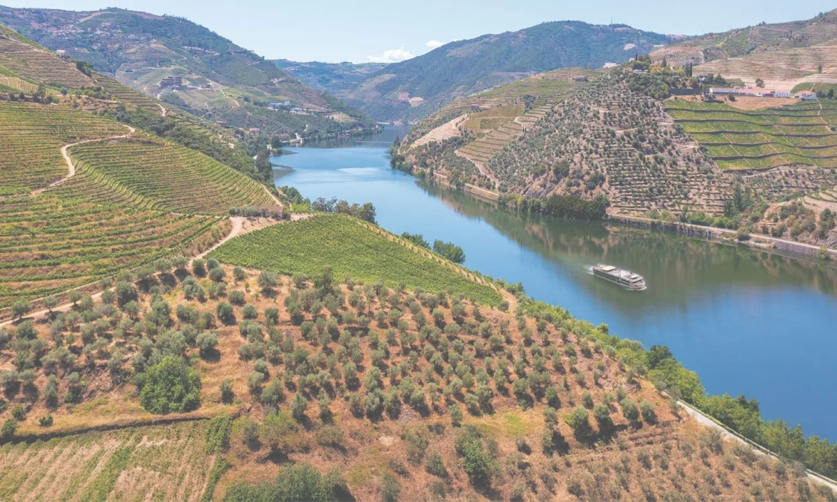 APT Unveils 2028 European Itineraries with Early Access for Loyal Guests