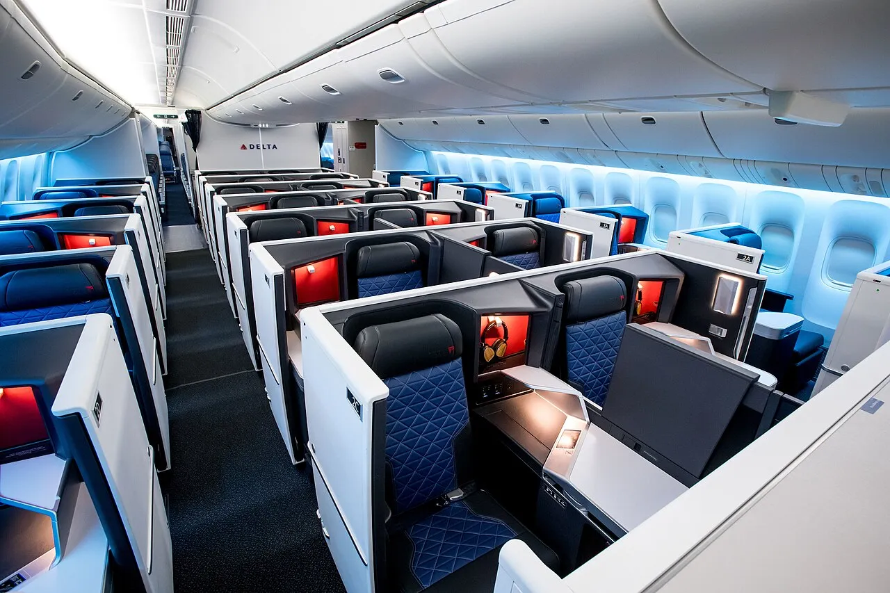 Delta’s ‘Basic Business’ Offers Lie-Flat Seats at Lower Price, Reshaping Premium Travel Landscape