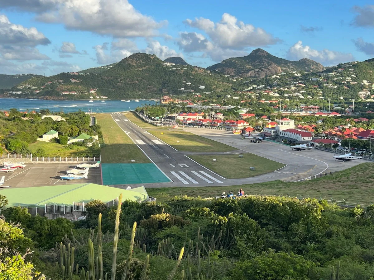 Technical Dynamics and Operational Safety Standards of Gustaf III Airport in St. Barthélemy