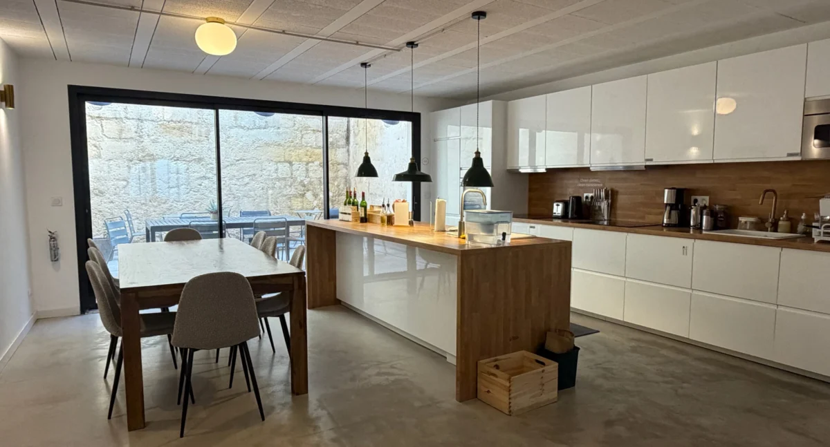 The Evolution of Digital Nomad Accommodation: How Global Coliving Networks Are Reshaping Remote Work Infrastructure